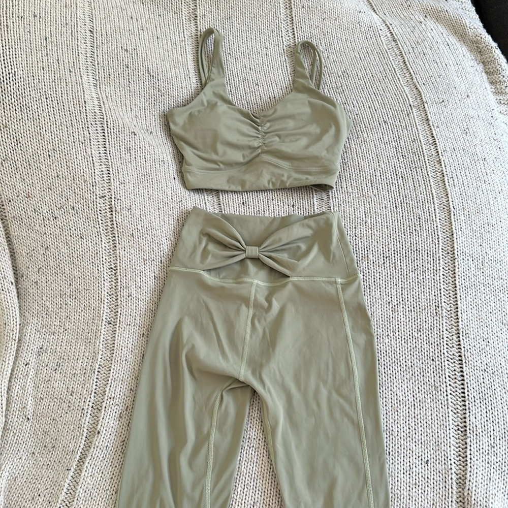 Cute green workout set size extra small
